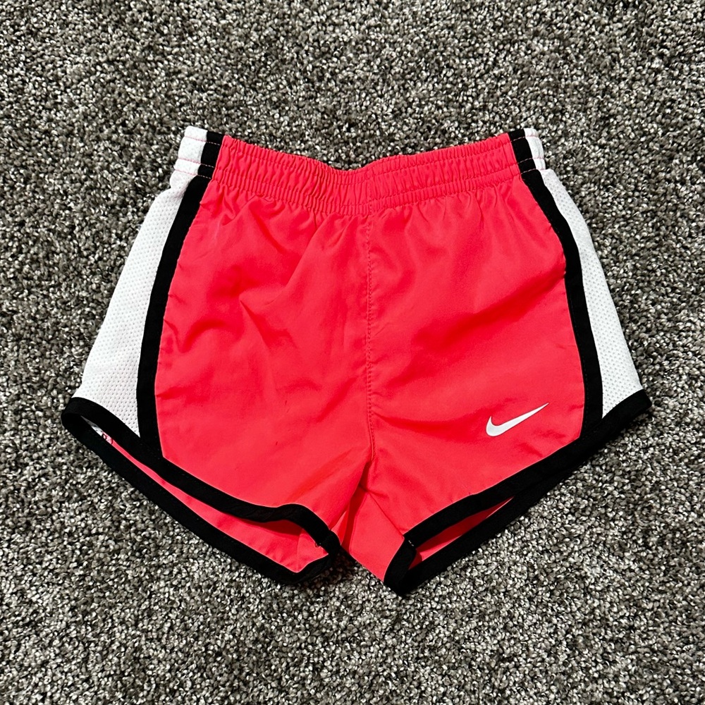 3T Nike shorts in excellent condition